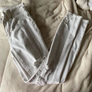 NEVER WORN American Eagle white skinny jeans